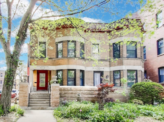 5484 S Hyde Park Blvd, Chicago, IL 60615 - view of front facade with brick siding
