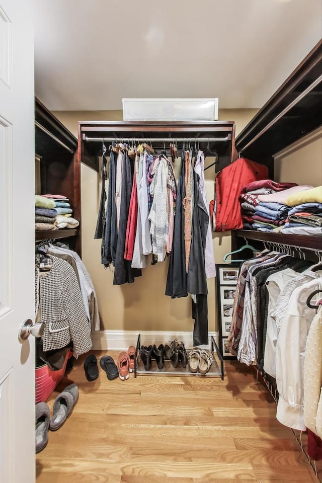 5484 S Hyde Park Blvd, Chicago, IL 60615 - spacious closet featuring wood finished floors