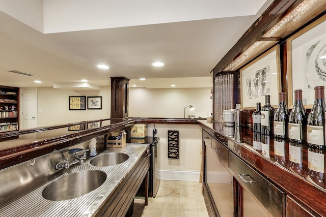 5484 S Hyde Park Blvd, Chicago, IL 60615 - kitchen featuring electric range, a sink, baseboards, and recessed lighting