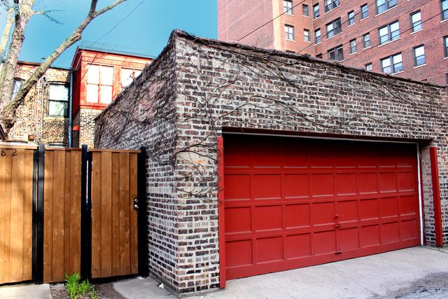 5484 S Hyde Park Blvd, Chicago, IL 60615 - view of garage