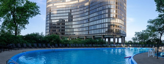 505 N Lake Shore Dr Unit 4105, Chicago, IL 60611 - view of community pool