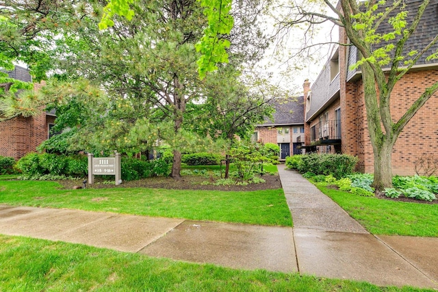 1111 S Waukegan Rd Unit 10, Lake Forest, IL 60045 - view of home's community featuring a yard