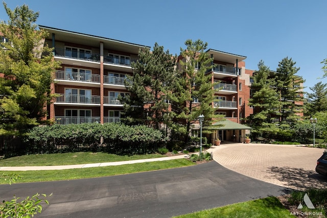3940 W Bryn Mawr Ave Unit 403, Chicago, IL 60659 - view of apartment building / complex