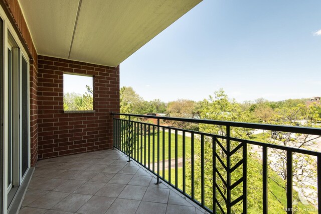 3940 W Bryn Mawr Ave Unit 403, Chicago, IL 60659 - view of balcony