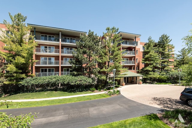 3940 W Bryn Mawr Ave Unit 403, Chicago, IL 60659 - view of apartment building / complex