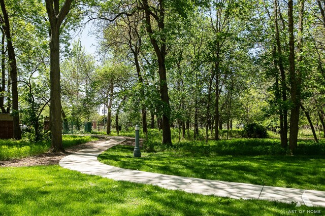 3940 W Bryn Mawr Ave Unit 403, Chicago, IL 60659 - view of property's community featuring a lawn