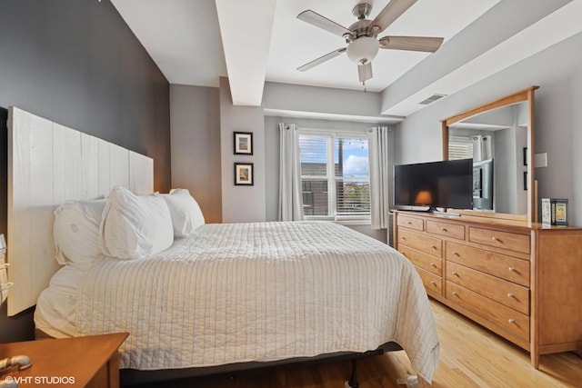 437 W N Ave Unit 404, Chicago, IL 60610 - bedroom featuring light wood-style flooring and a ceiling fan
