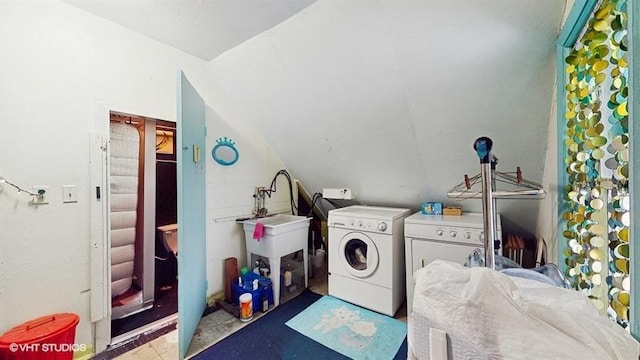 1655 N Francisco Ave, Chicago, IL 60647 - laundry room featuring washer and dryer