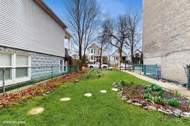 1655 N Francisco Ave, Chicago, IL 60647 - view of yard