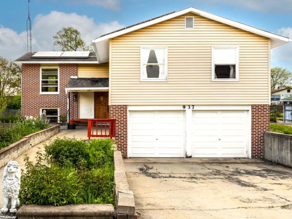 937 Bonniebrook Ave, Mundelein, IL 60060 - photo 1