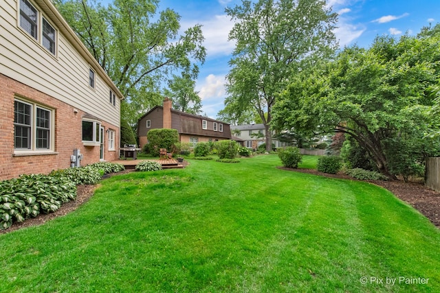 570 E Carpenter Dr, Palatine, IL 60074 - view of yard with a deck