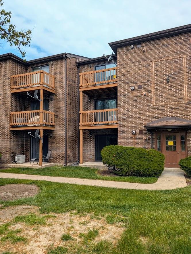2238 Abbeywood Dr Unit B, Lisle, IL 60532 - photo 1
