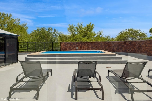 5415 N Sheridan Rd Unit 5011, Chicago, IL 60640 - view of patio with a jacuzzi