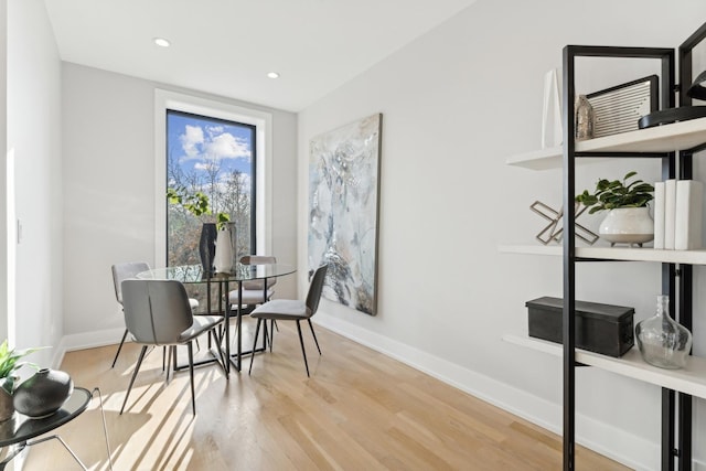 2212 W Lawrence Ave Unit 2W, Chicago, IL 60625 - dining space featuring light wood-type flooring, baseboards, and recessed lighting
