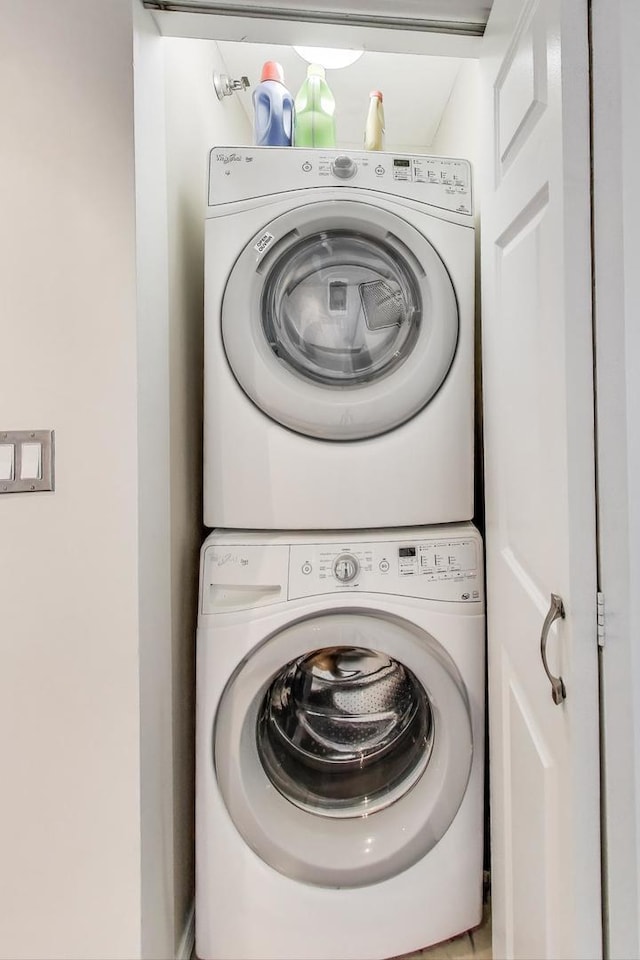 345 N Lasalle Blvd Unit 3602, Chicago, IL 60654 - washroom featuring stacked washer / drying machine
