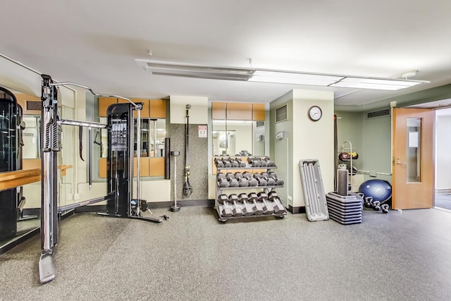 345 N Lasalle Blvd Unit 3602, Chicago, IL 60654 - workout area with baseboards