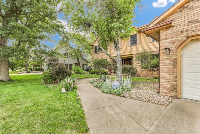 4008 Pinecrest Dr, Champaign, IL 61822 - surrounding community featuring a lawn