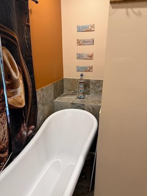 507 N Secor St, Gilman, IL 60938 - full bathroom featuring a soaking tub