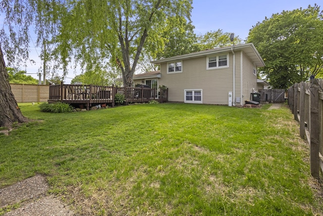 3907 New Haven Ave, Arlington Heights, IL 60004 - back of property featuring a wooden deck