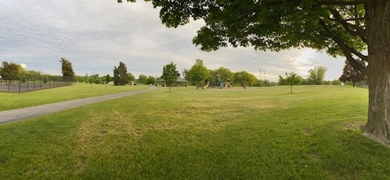 6N510 Sycamore Ave, Saint Charles, IL 60174 - view of home's community with a lawn