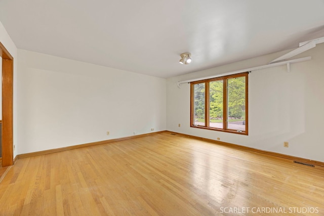 6N510 Sycamore Ave, Saint Charles, IL 60174 - empty room with light wood-type flooring and baseboards
