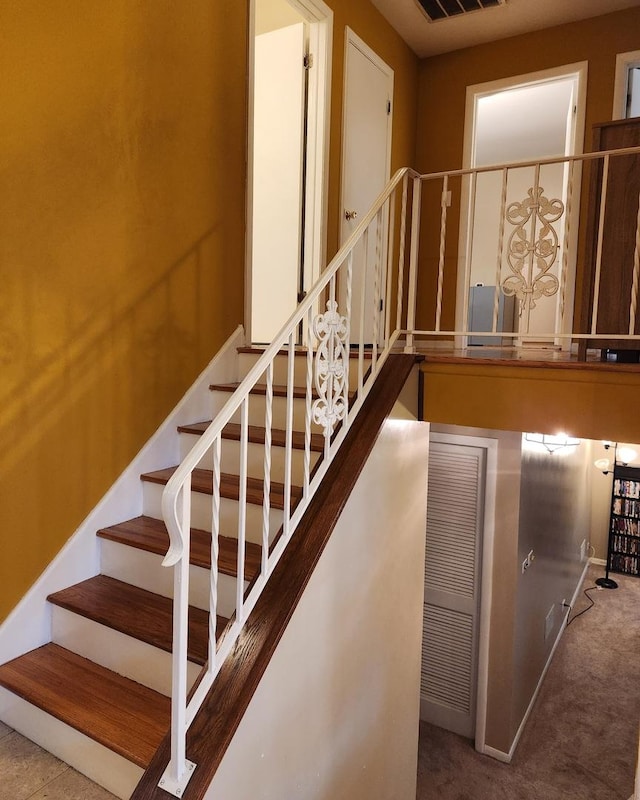 237 Sumac Ln, Schaumburg, IL 60193 - stairs with carpet