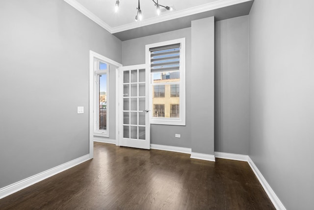 1355 W Washington Blvd Unit 4D, Chicago, IL 60607 - unfurnished room featuring wood finished floors and crown molding