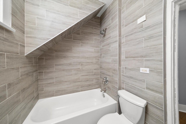 full bathroom featuring toilet and bathtub / shower combination