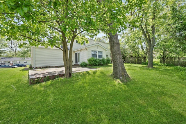 17714 Dogwood Ln, Hazel Crest, IL 60429 - view of yard with a patio area