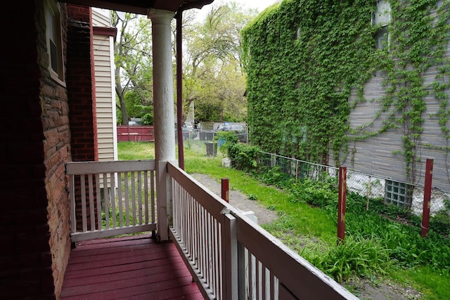 7225 S Princeton Ave, Chicago, IL 60621 - deck with fence
