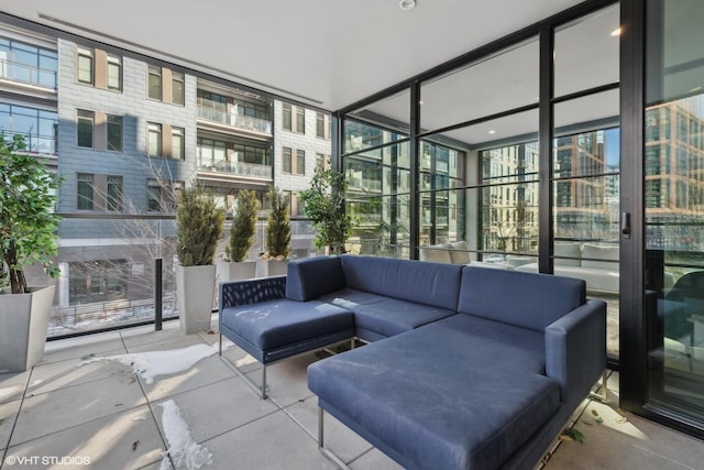 1109 W Washington Blvd Unit 2B, Chicago, IL 60607 - sunroom / solarium featuring an outdoor living space and expansive windows