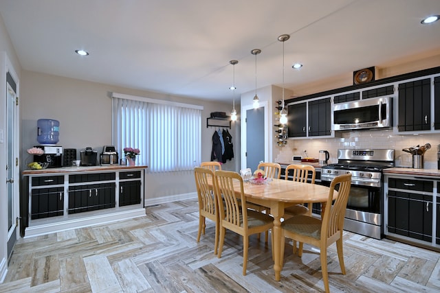7701 New Castle Ave, Burbank, IL 60459 - dining area with baseboards and recessed lighting