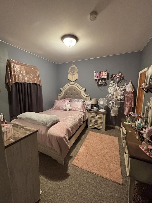484 Hickory Pl, Elgin, IL 60120 - bedroom featuring carpet flooring