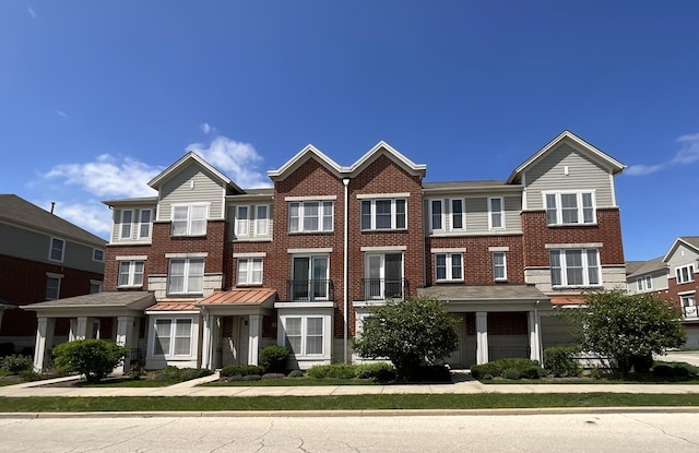 203 W Hyde St, Arlington Heights, IL 60005 - view of property featuring brick siding