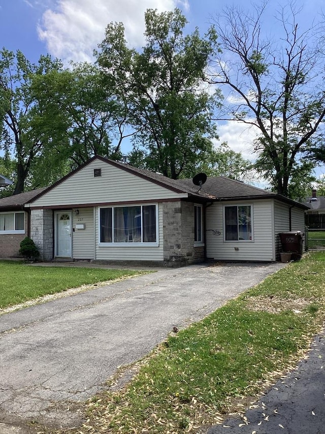 237 Marquette St, Park Forest, IL 60466 - photo 18