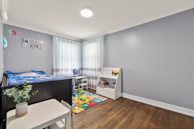 4401 Kingston Ave, Lisle, IL 60532 - bedroom with wood finished floors and baseboards