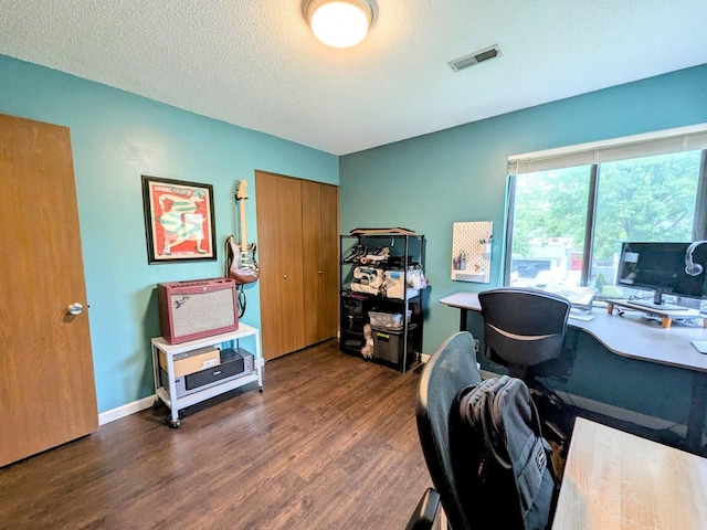 2176 Harbortown Cir Unit 2176, Champaign, IL 61821 - home office featuring wood finished floors and a textured ceiling