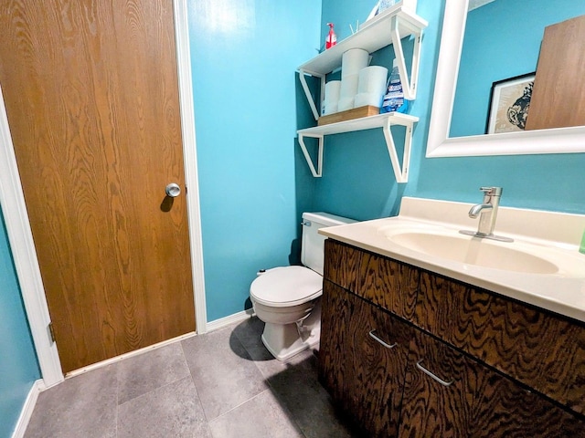 2176 Harbortown Cir Unit 2176, Champaign, IL 61821 - half bath featuring toilet, vanity, and baseboards