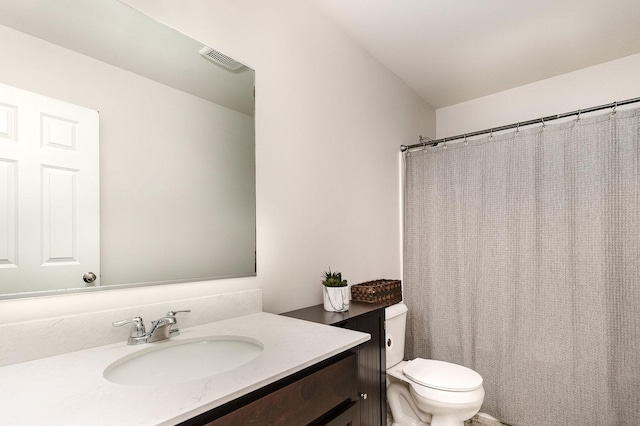 3917 Kristen Ct, Plano, IL 60545 - full bathroom featuring toilet, vanity, and curtained shower