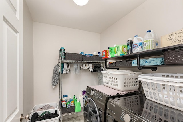 3917 Kristen Ct, Plano, IL 60545 - washroom with washer and clothes dryer