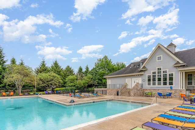 3917 Kristen Ct, Plano, IL 60545 - community pool with a patio