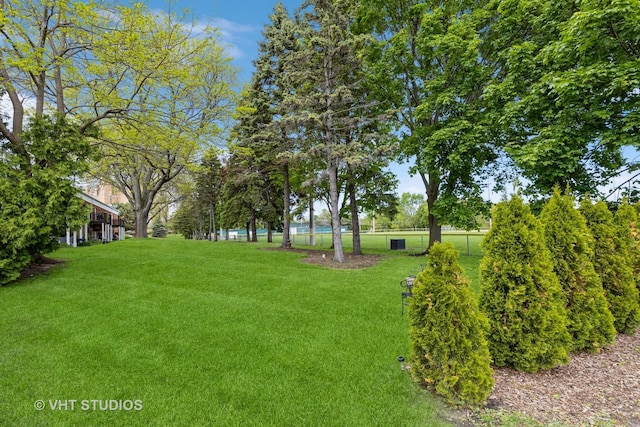 800 Ridge Rd Unit 108, Wilmette, IL 60091 - view of grassy yard