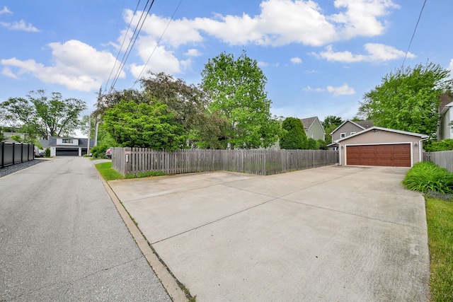 549 S Main St, Naperville, IL 60540 - view of asphalt driveway
