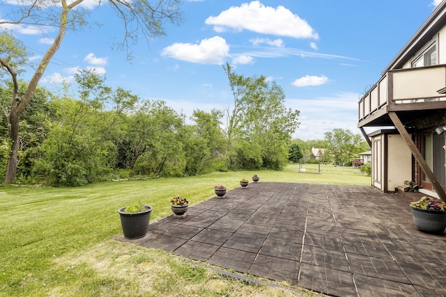 60 Romiga Ln, Palos Park, IL 60464 - view of green lawn with a patio