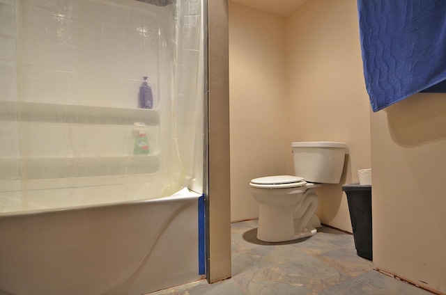 9 Maplewood Ln, Ottawa, IL 61350 - full bath featuring toilet, a shower, and a tub