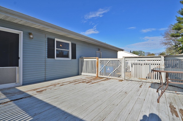 9 Maplewood Ln, Ottawa, IL 61350 - view of wooden deck