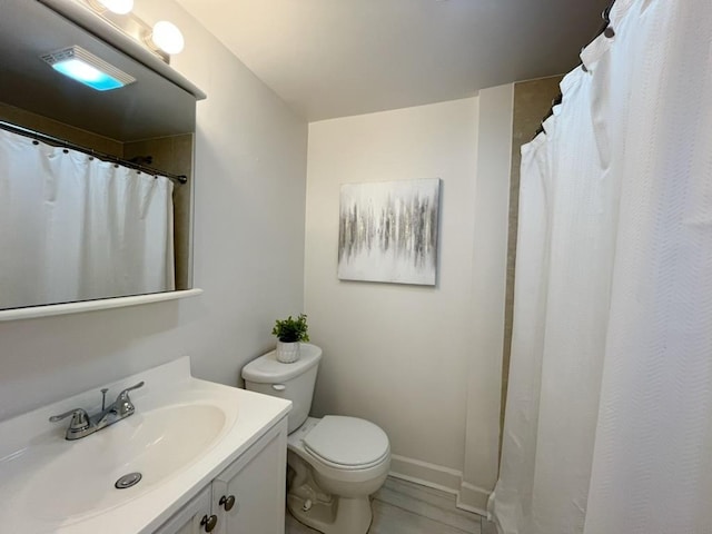 3604 W Dickens Ave Unit G, Chicago, IL 60647 - bathroom with vanity and a shower with shower curtain