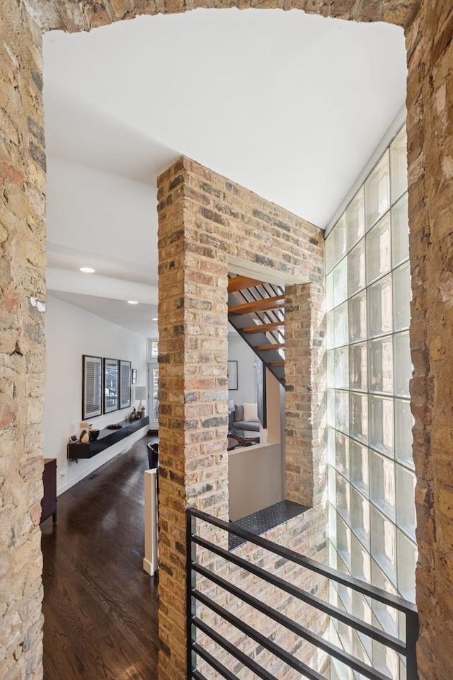 832 W Wolfram St, Chicago, IL 60657 - hall featuring wood finished floors and baseboards