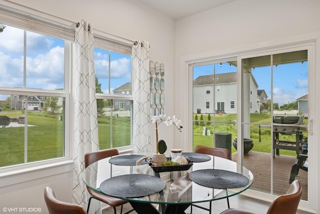 319 Carole St, Sugar Grove, IL 60554 - view of sunroom / solarium