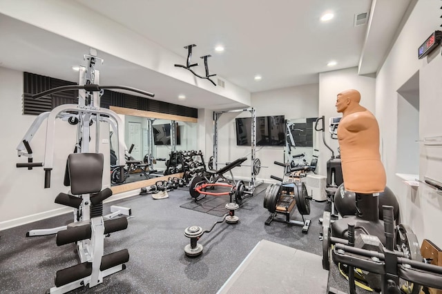 349 Home Ave, Itasca, IL 60143 - exercise room with recessed lighting and baseboards